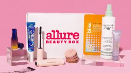 Sehen Sie sich alle Schönheitsprodukte in der Januar Allure Beauty Box an